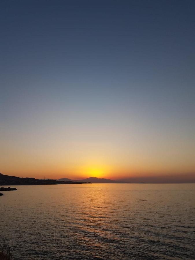 Ramada By Wyndham Van Εξωτερικό φωτογραφία